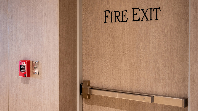 Como escolher porta corta fogo e evitar erros que comprometem a segurança